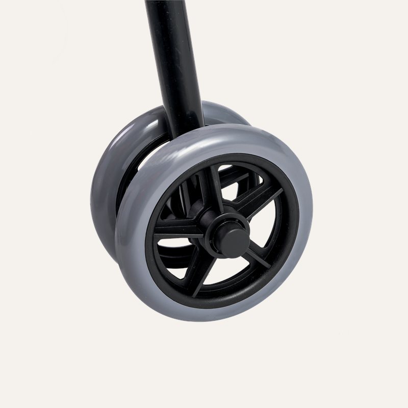 10169_10169_heavy-duty-steel-walker_back-wheel-close-up_72dpi_m4eiys